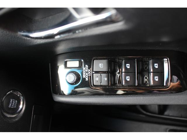 アルファード ２．５Ｓ　タイプゴールド　禁煙車　サンルーフ　後席モニター　純正９型ナビ　バックカメラ　衝突軽減　レーダークルーズ　３眼ＬＥＤヘッドライト　電動リアゲート　両側電動スライドドア　ＥＴＣ　ハーフレザー　クリアランスソナー（52枚目）