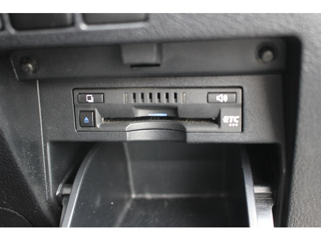 アルファード ２．５Ｓ　タイプゴールド　禁煙車　サンルーフ　後席モニター　純正９型ナビ　バックカメラ　衝突軽減　レーダークルーズ　３眼ＬＥＤヘッドライト　電動リアゲート　両側電動スライドドア　ＥＴＣ　ハーフレザー　クリアランスソナー（62枚目）