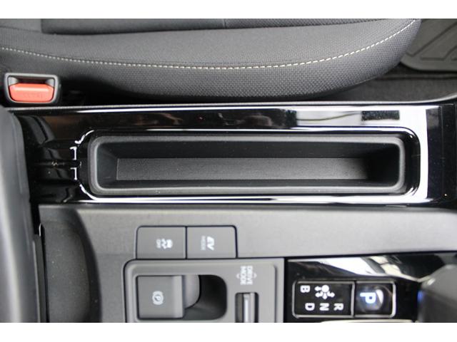 プリウス Ｇ　純正ディスプレイオーデイオ／地デジ／全周囲カメラ／シートヒーター／衝突軽減／レーダークルーズ／ＬＥＤヘッドライト／ＥＴＣ２．０／シートヒーター／プッシュスタート／Ｂｌｕｅｔｏｏｔｈ接続／（60枚目）