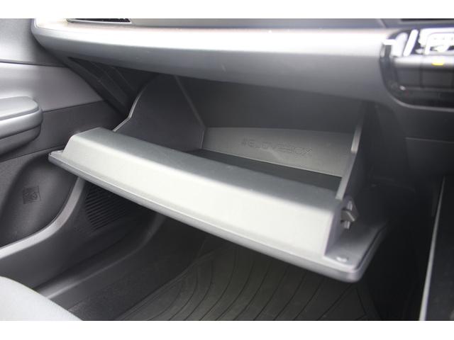 プリウス Ｇ　純正ディスプレイオーデイオ／地デジ／全周囲カメラ／シートヒーター／衝突軽減／レーダークルーズ／ＬＥＤヘッドライト／ＥＴＣ２．０／シートヒーター／プッシュスタート／Ｂｌｕｅｔｏｏｔｈ接続／（70枚目）