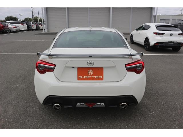 ８６ ＧＴリミテッド　ワンオーナー／社外ナビ／地デジ／バックカメラ／クルーズコントロール／ＥＴＣ／シートヒーター／純正１７ＡＷ／ＬＥＤヘッドライト／プッシュスタート／電動格納ドアミラー／Ｂｌｕｅｔｏｏｔｈ接続／禁煙車（12枚目）