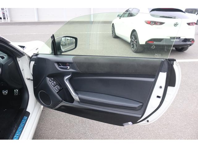 ８６ ＧＴリミテッド　ワンオーナー／社外ナビ／地デジ／バックカメラ／クルーズコントロール／ＥＴＣ／シートヒーター／純正１７ＡＷ／ＬＥＤヘッドライト／プッシュスタート／電動格納ドアミラー／Ｂｌｕｅｔｏｏｔｈ接続／禁煙車（30枚目）