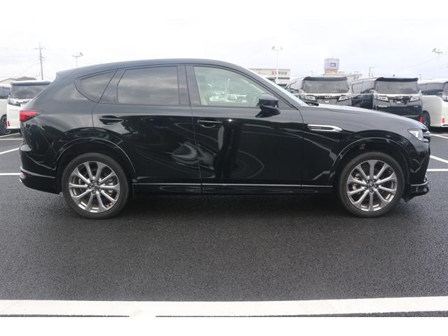ＣＸ－６０ ＸＤ　エクスクルーシブモード　白革シート／純正１２．３型ナビ／地デジ／全周囲カ衝突軽衝ブレーキ／レーダークルーズコントロール／ＬＥＤヘッドライト／シートヒーター／シートベンチレーション／禁煙車／純正アルミホイール／（10枚目）