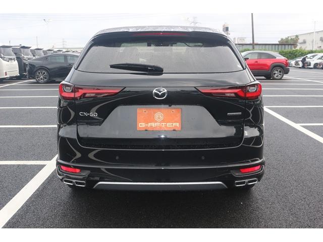 ＣＸ－６０ ＸＤ　エクスクルーシブモード　白革シート／純正１２．３型ナビ／地デジ／全周囲カ衝突軽衝ブレーキ／レーダークルーズコントロール／ＬＥＤヘッドライト／シートヒーター／シートベンチレーション／禁煙車／純正アルミホイール／（12枚目）