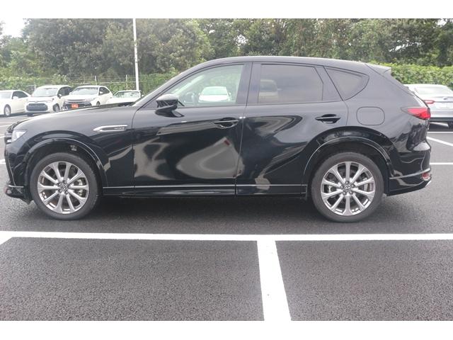 ＣＸ－６０ ＸＤ　エクスクルーシブモード　白革シート／純正１２．３型ナビ／地デジ／全周囲カ衝突軽衝ブレーキ／レーダークルーズコントロール／ＬＥＤヘッドライト／シートヒーター／シートベンチレーション／禁煙車／純正アルミホイール／（14枚目）