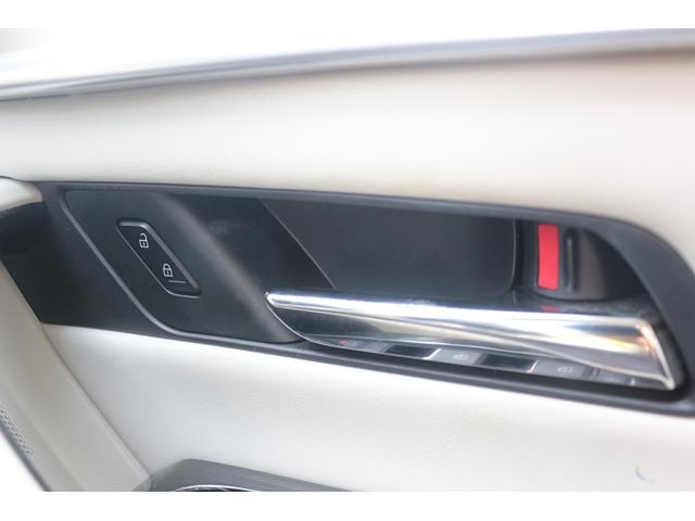 ＣＸ－６０ ＸＤ　エクスクルーシブモード　白革シート／純正１２．３型ナビ／地デジ／全周囲カ衝突軽衝ブレーキ／レーダークルーズコントロール／ＬＥＤヘッドライト／シートヒーター／シートベンチレーション／禁煙車／純正アルミホイール／（53枚目）