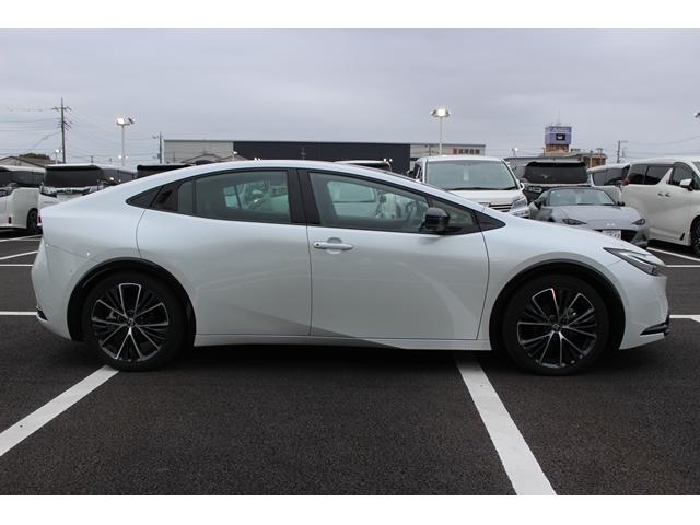 プリウス Z パノラマルーフ/純正12インチディスプレイオーディオ/地デジ/バックカメラ/黒革シート/レーダークルーズ/衝突軽減/ETC2.0/(10枚目)