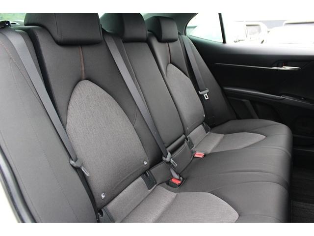 カムリ Ｇ　純正９型ナビ／地デジ／バックカメラ／衝突軽減／レーダークルーズ／純正１７ＡＷ／電動パワーバックドア／ＥＴＣ２．０（17枚目）