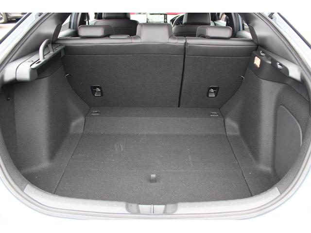 シビック ｅ：ＨＥＶ　ＢＯＳＥサウンド／純正９型ナビ／地デジ／バックカメラ／ホンダセンシング／ハーフレザーシート／パワーシート／ＥＴＣ２．０（31枚目）
