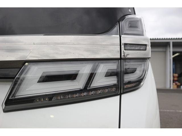 ヴェルファイア ２．５Ｚ　Ｇエディション　後席モニター／純正９型ナビ／地デジ／バックカメラ／黒革シート／衝突軽減ブレーキ／レーダークルーズコントロール／電動リアゲート／シートエアコン／シートヒーター／パワーシート／ＬＥＤヘッドライト／（29枚目）