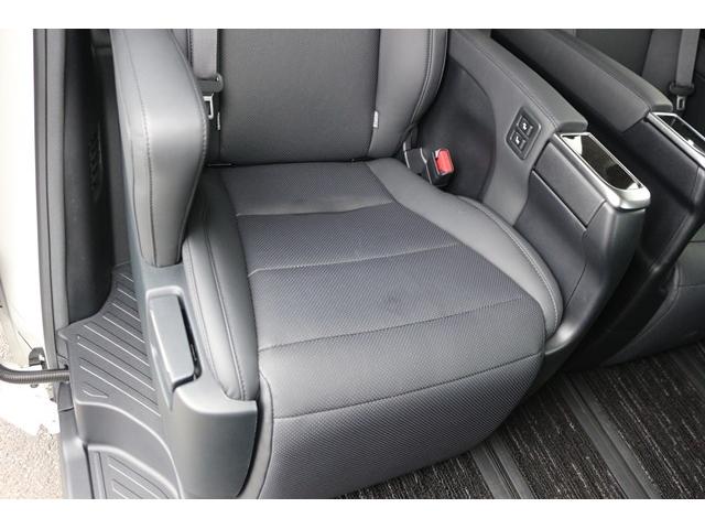 ヴェルファイア ２．５Ｚ　Ｇエディション　後席モニター／純正９型ナビ／地デジ／バックカメラ／黒革シート／衝突軽減ブレーキ／レーダークルーズコントロール／電動リアゲート／シートエアコン／シートヒーター／パワーシート／ＬＥＤヘッドライト／（42枚目）