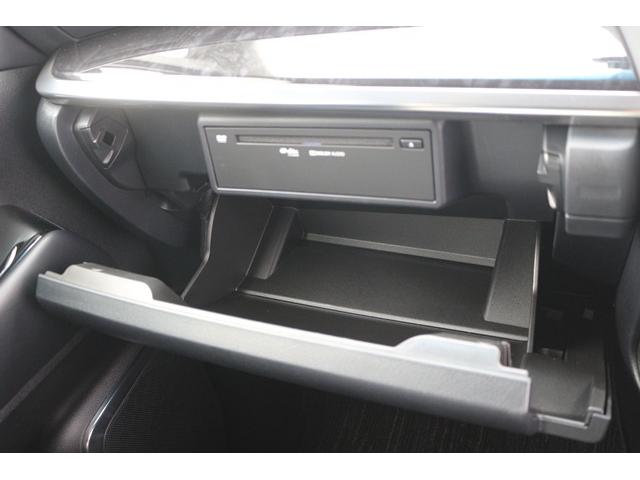 ヴェルファイア ２．５Ｚ　Ｇエディション　後席モニター／純正９型ナビ／地デジ／バックカメラ／黒革シート／衝突軽減ブレーキ／レーダークルーズコントロール／電動リアゲート／シートエアコン／シートヒーター／パワーシート／ＬＥＤヘッドライト／（66枚目）