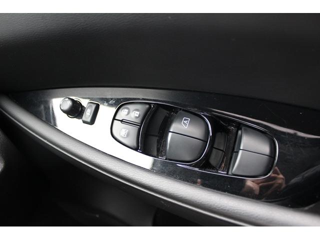 リーフ ｅ＋　Ｇ　ワンオーナー／ＢＯＳＥサウンド／黒革シート／純正９型ナビ／地デジ／全周囲カメラ／プロパイロット／ツートンルーフ（56枚目）