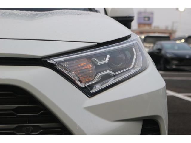 ＲＡＶ４ ハイブリッドＧ　黒革シート／シートヒーター／レーダークルーズ／衝突軽減／ＥＴＣ／４ＷＤ／パワーシート／純正１８ＡＷ／ＡＴマニュアルモード／ＬＥＤヘッドライト／電動Ｒゲート／ＡＢＳパワステ／電動格納ミラー（11枚目）
