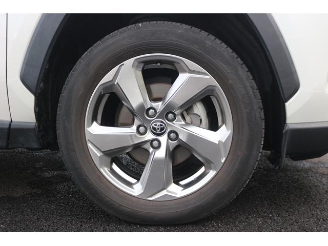 ＲＡＶ４ ハイブリッドＧ　黒革シート／シートヒーター／レーダークルーズ／衝突軽減／ＥＴＣ／４ＷＤ／パワーシート／純正１８ＡＷ／ＡＴマニュアルモード／ＬＥＤヘッドライト／電動Ｒゲート／ＡＢＳパワステ／電動格納ミラー（20枚目）