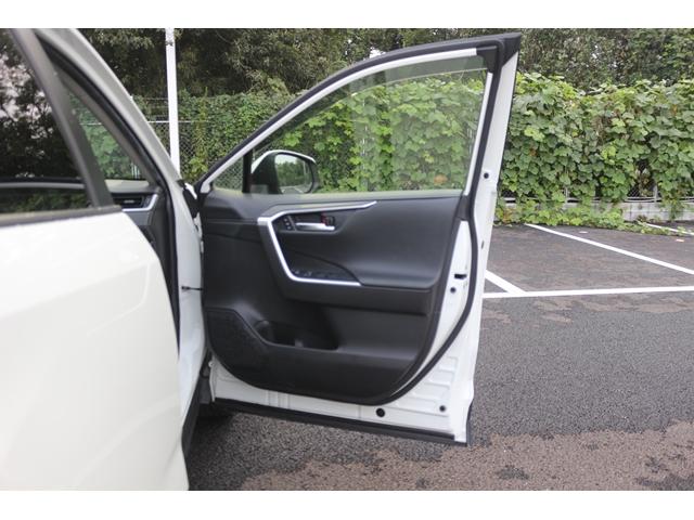 ＲＡＶ４ ハイブリッドＧ　黒革シート／シートヒーター／レーダークルーズ／衝突軽減／ＥＴＣ／４ＷＤ／パワーシート／純正１８ＡＷ／ＡＴマニュアルモード／ＬＥＤヘッドライト／電動Ｒゲート／ＡＢＳパワステ／電動格納ミラー（24枚目）