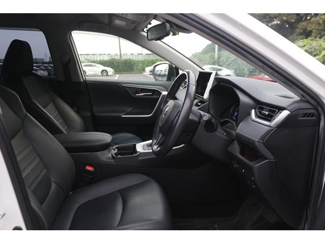 ＲＡＶ４ ハイブリッドＧ　黒革シート／シートヒーター／レーダークルーズ／衝突軽減／ＥＴＣ／４ＷＤ／パワーシート／純正１８ＡＷ／ＡＴマニュアルモード／ＬＥＤヘッドライト／電動Ｒゲート／ＡＢＳパワステ／電動格納ミラー（30枚目）