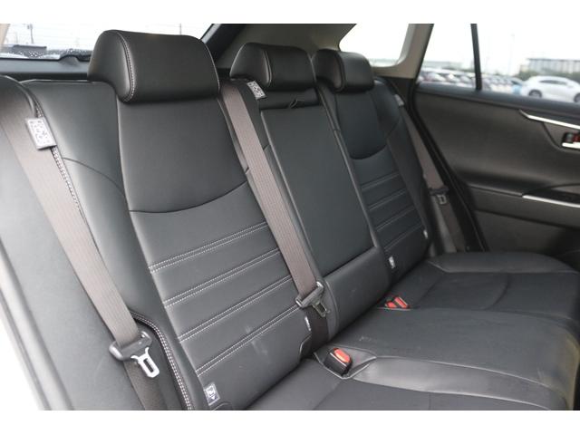 ＲＡＶ４ ハイブリッドＧ　黒革シート／シートヒーター／レーダークルーズ／衝突軽減／ＥＴＣ／４ＷＤ／パワーシート／純正１８ＡＷ／ＡＴマニュアルモード／ＬＥＤヘッドライト／電動Ｒゲート／ＡＢＳパワステ／電動格納ミラー（33枚目）