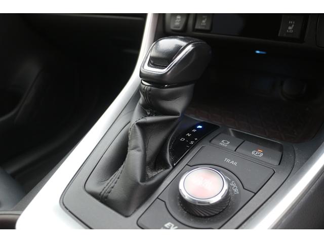 ＲＡＶ４ ハイブリッドＧ　黒革シート／シートヒーター／レーダークルーズ／衝突軽減／ＥＴＣ／４ＷＤ／パワーシート／純正１８ＡＷ／ＡＴマニュアルモード／ＬＥＤヘッドライト／電動Ｒゲート／ＡＢＳパワステ／電動格納ミラー（56枚目）