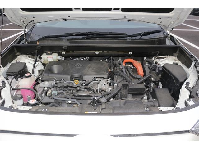 ＲＡＶ４ ハイブリッドＧ　黒革シート／シートヒーター／レーダークルーズ／衝突軽減／ＥＴＣ／４ＷＤ／パワーシート／純正１８ＡＷ／ＡＴマニュアルモード／ＬＥＤヘッドライト／電動Ｒゲート／ＡＢＳパワステ／電動格納ミラー（69枚目）