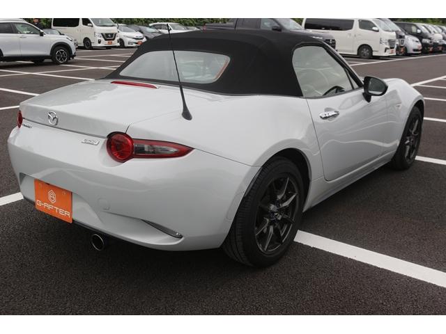 ロードスター Ｓレザーパッケージ　６ＭＴ／黒革シート／純正ナビ／バックカメラ／地デジ／シートヒーター／ＬＥＤヘッドライト／ＥＴＣ／（6枚目）