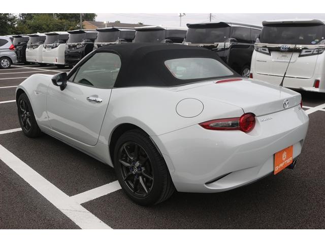 ロードスター Ｓレザーパッケージ　６ＭＴ／黒革シート／純正ナビ／バックカメラ／地デジ／シートヒーター／ＬＥＤヘッドライト／ＥＴＣ／（8枚目）