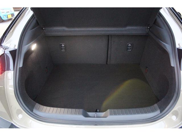 ＭＸ－３０ ナチュラルモノトーン　改良後モデル／純正８．８型ナビ／地デジ／全周囲カメラ／ハーフレザーシート／レーダークルーズ／衝突軽減／純正１８ＡＷ／（19枚目）