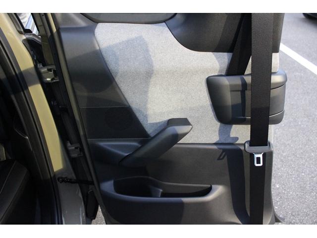 ＭＸ－３０ ナチュラルモノトーン　改良後モデル／純正８．８型ナビ／地デジ／全周囲カメラ／ハーフレザーシート／レーダークルーズ／衝突軽減／純正１８ＡＷ／（39枚目）