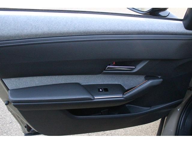 ＭＸ－３０ ナチュラルモノトーン　改良後モデル／純正８．８型ナビ／地デジ／全周囲カメラ／ハーフレザーシート／レーダークルーズ／衝突軽減／純正１８ＡＷ／（42枚目）