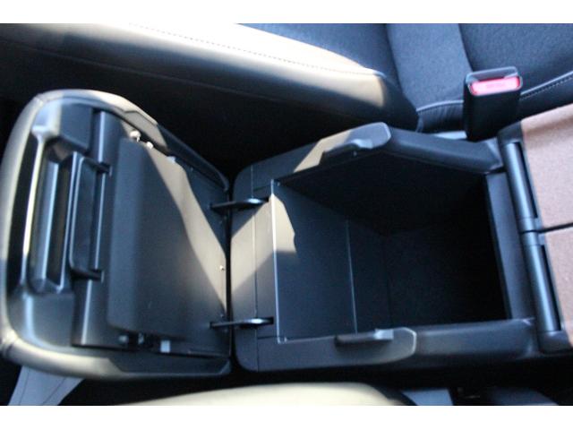 ＭＸ－３０ ナチュラルモノトーン　改良後モデル／純正８．８型ナビ／地デジ／全周囲カメラ／ハーフレザーシート／レーダークルーズ／衝突軽減／純正１８ＡＷ／（56枚目）