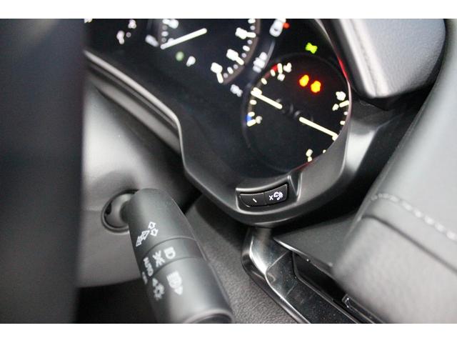 ＭＸ－３０ ナチュラルモノトーン　改良後モデル／純正８．８型ナビ／地デジ／全周囲カメラ／ハーフレザーシート／レーダークルーズ／衝突軽減／純正１８ＡＷ／（63枚目）