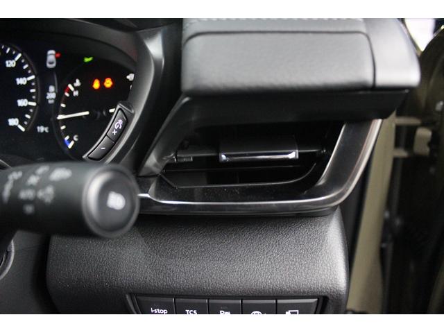 ＭＸ－３０ ナチュラルモノトーン　改良後モデル／純正８．８型ナビ／地デジ／全周囲カメラ／ハーフレザーシート／レーダークルーズ／衝突軽減／純正１８ＡＷ／（64枚目）