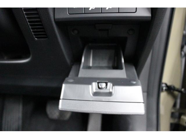 ＭＸ－３０ ナチュラルモノトーン　改良後モデル／純正８．８型ナビ／地デジ／全周囲カメラ／ハーフレザーシート／レーダークルーズ／衝突軽減／純正１８ＡＷ／（70枚目）