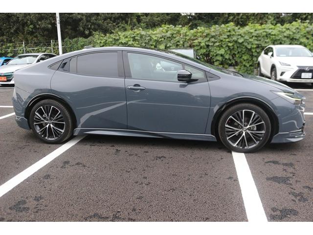 プリウス Ｚ　モデリスタ／サンルーフ／黒革シート／純正１２．３型ディスプレイ／地デジ／全周囲カメラ／ワンオーナー／レーダークルーズコントロール／（10枚目）