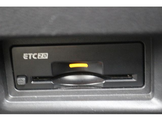 セレナ ハイウェイスターＶ　純正１２．３型ナビ／全周囲カメラ／地デジ／プロパイロット／インテリジェントルームミラー／ワイヤレス充電／衝突軽減／レーダークルーズ／アダプティブＬＥＤヘッドライト／ＥＴＣ２．０／（8枚目）