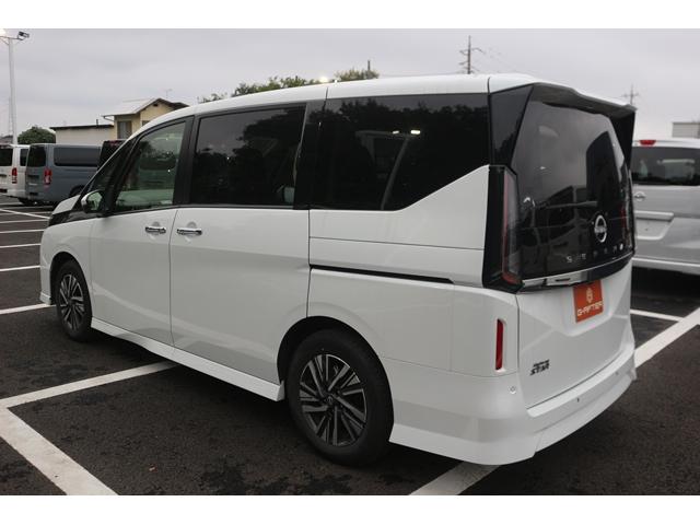 セレナ ハイウェイスターＶ　純正１２．３型ナビ／全周囲カメラ／地デジ／プロパイロット／インテリジェントルームミラー／ワイヤレス充電／衝突軽減／レーダークルーズ／アダプティブＬＥＤヘッドライト／ＥＴＣ２．０／（14枚目）