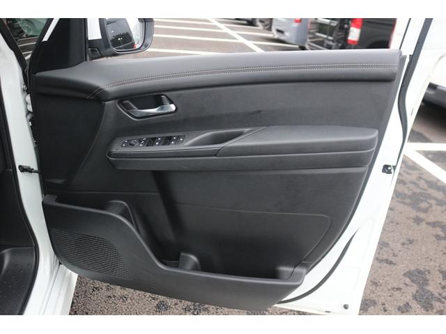 セレナ ハイウェイスターＶ　純正１２．３型ナビ／全周囲カメラ／地デジ／プロパイロット／インテリジェントルームミラー／ワイヤレス充電／衝突軽減／レーダークルーズ／アダプティブＬＥＤヘッドライト／ＥＴＣ２．０／（29枚目）