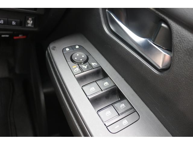 セレナ ハイウェイスターＶ　純正１２．３型ナビ／全周囲カメラ／地デジ／プロパイロット／インテリジェントルームミラー／ワイヤレス充電／衝突軽減／レーダークルーズ／アダプティブＬＥＤヘッドライト／ＥＴＣ２．０／（63枚目）