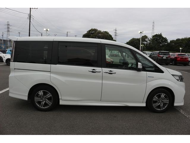 ステップワゴンスパーダ スパーダハイブリッド　Ｇ・ＥＸ　ホンダセンシング　社外９型ナビ／バックカメラ／両側電動／衝突軽減ブレーキ／レーダークルーズコントロール／ＬＥＤヘッドライト／ＥＴＣ／シートヒーター／（10枚目）