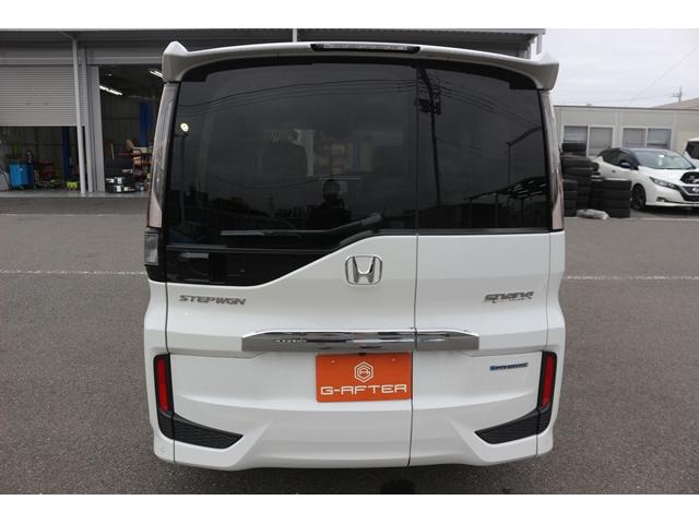 ステップワゴンスパーダ スパーダハイブリッド　Ｇ・ＥＸ　ホンダセンシング　社外９型ナビ／バックカメラ／両側電動／衝突軽減ブレーキ／レーダークルーズコントロール／ＬＥＤヘッドライト／ＥＴＣ／シートヒーター／（12枚目）