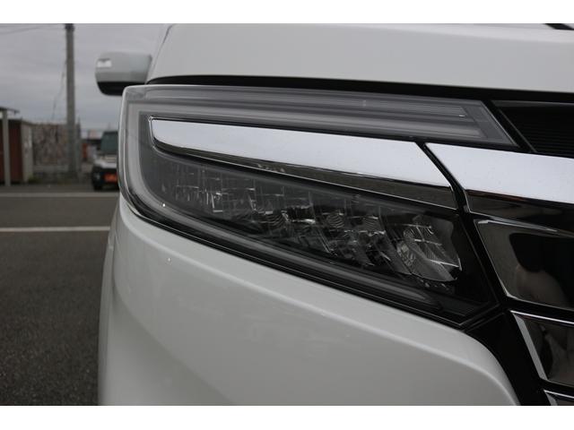 ステップワゴンスパーダ スパーダハイブリッド　Ｇ・ＥＸ　ホンダセンシング　社外９型ナビ／バックカメラ／両側電動／衝突軽減ブレーキ／レーダークルーズコントロール／ＬＥＤヘッドライト／ＥＴＣ／シートヒーター／（19枚目）