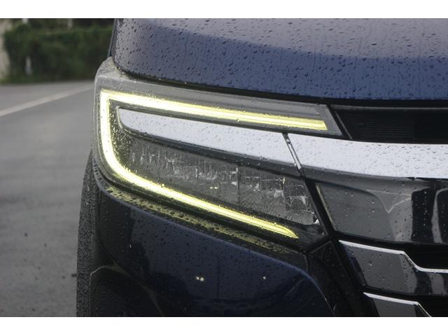 ステップワゴンスパーダ ｅ：ＨＥＶスパーダ　Ｇ・ＥＸ　ホンダセンシング　禁煙車　後席モニター　純正１０型ナビ　フルセグＴＶ　バックカメラ　両側電動スライドドア　わくわくゲート　衝突軽減　レーダークルーズ　ＬＥＤヘッドランプ　ＥＴＣ２．０　前席シートヒーター　スマートキー（12枚目）