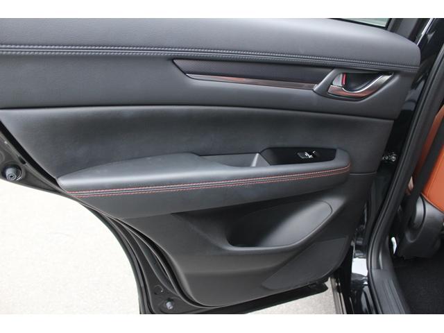 ＣＸ－５ ２０Ｓ　レトロスポーツエディション　ハーフレザーシート／純正８．８型ナビ／地デジ／全周囲カメラ／レーダークルーズ／衝突軽減／パワーシート／シートヒーター／（32枚目）
