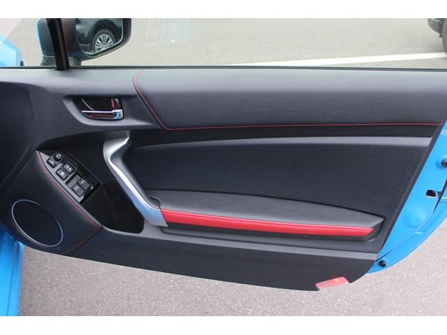 ８６ ＧＴ　６ＭＴ／純正ナビ／地デジ／バックカメラ／クルーズコントロール／ＬＥＤヘッドライト／ＥＴＣ／純正１７ＡＷ／Ｂｌｕｅｔｏｏｔｈ接続／プッシュスタート／ＨＫＳマフラー／（28枚目）