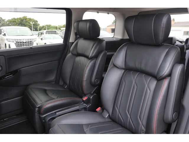 NISSAN ELGRAND 250HIGHWAY STAR PREMIUM URBAN CHROME