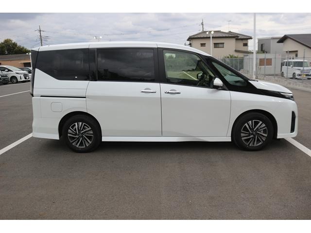 セレナ ハイウェイスターV レンタアップ/純正12.3型ナビ/12.3型デジタルメーター/全周囲カメラ/プロパイロット/デジタルミラー/LEDヘッドライト/ワイヤレス充電/(14枚目)