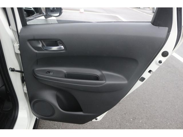 フィット e:HEV RS 禁煙車 純正9型ナビ 地デジ バックカメラ レーダークルーズ ホンダセンシング ETC LEDヘッドライト 純正16AW Bluetooth接続 イエローステッチ入革巻きハンドル(26枚目)