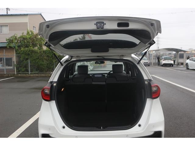 フィット e:HEV RS 禁煙車 純正9型ナビ 地デジ バックカメラ レーダークルーズ ホンダセンシング ETC LEDヘッドライト 純正16AW Bluetooth接続 イエローステッチ入革巻きハンドル(29枚目)