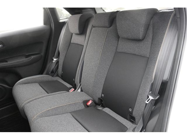 フィット e:HEV RS 禁煙車 純正9型ナビ 地デジ バックカメラ レーダークルーズ ホンダセンシング ETC LEDヘッドライト 純正16AW Bluetooth接続 イエローステッチ入革巻きハンドル(32枚目)