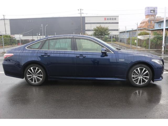 クラウンハイブリッド S Cパッケージ 禁煙車 セーフティセンス イージークローザー ベージュ革シート ETC2.0 純正8インチナビ ブラインドスポット 前席パワーシート 前席シートヒーター バックカメラ フルセグ LEDヘッドランプ(9枚目)